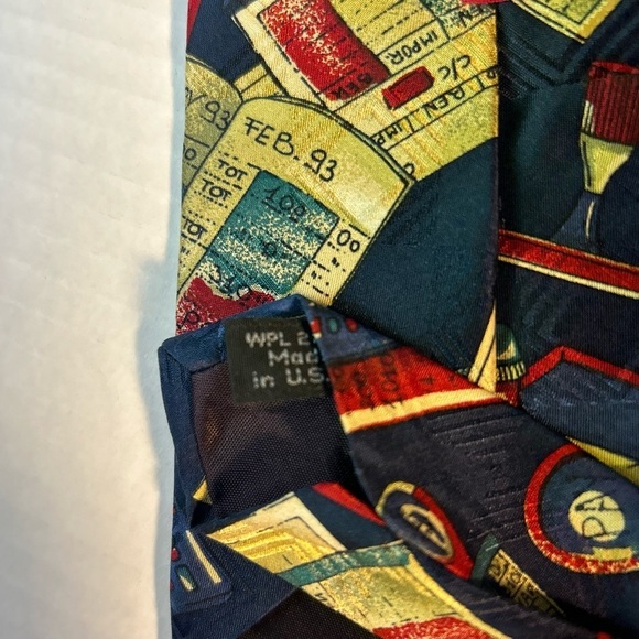Mens Tie Bank Financial Advisor 58.5" long and 4" wide Italian Silk Screen Print - Picture 7 of 8